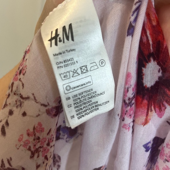 H&M | Floral Scarf - Picture 2 of 5